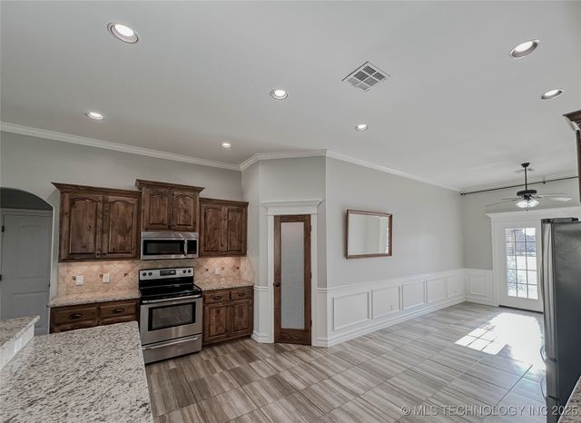 6133 E Engelmann Street, Claremore, OK 74019