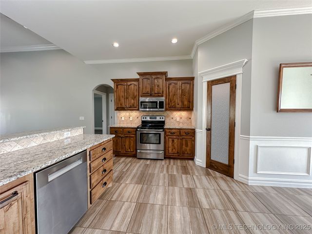 6133 E Engelmann Street, Claremore, OK 74019