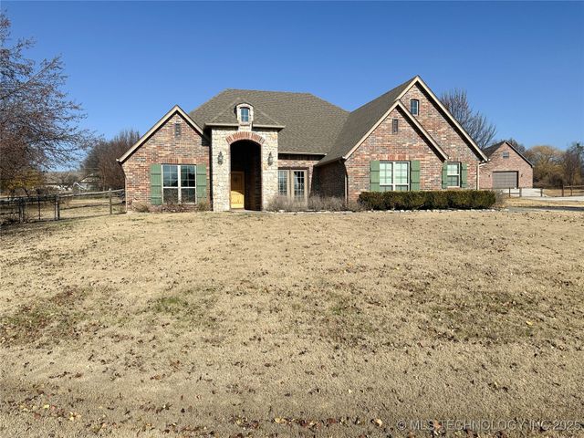 6133 E Engelmann Street, Claremore, OK 74019