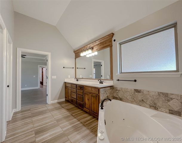 6133 E Engelmann Street, Claremore, OK 74019