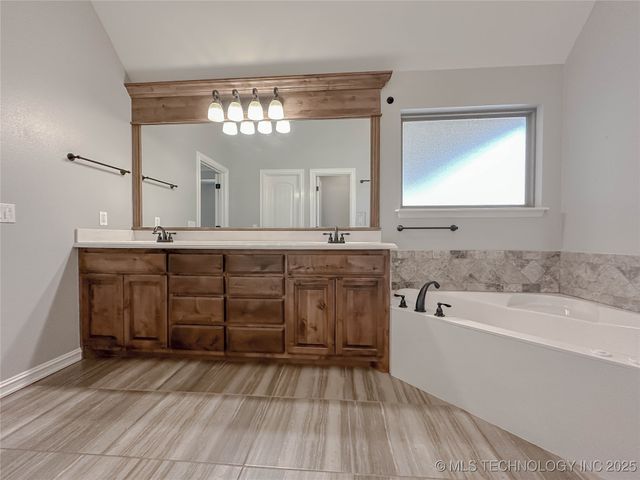 6133 E Engelmann Street, Claremore, OK 74019