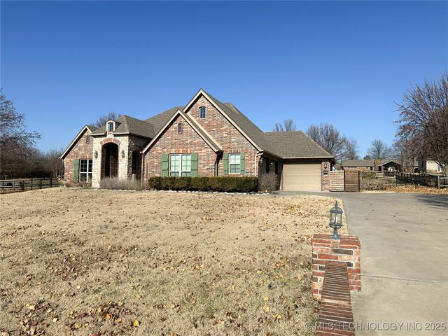 6133 E Engelmann Street, Claremore, OK 74019