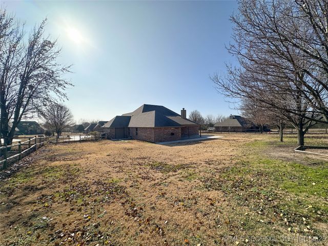 6133 E Engelmann Street, Claremore, OK 74019
