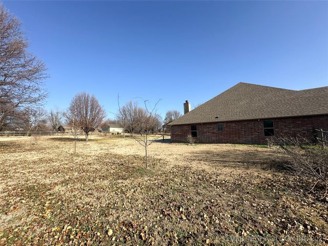 6133 E Engelmann Street, Claremore, OK 74019