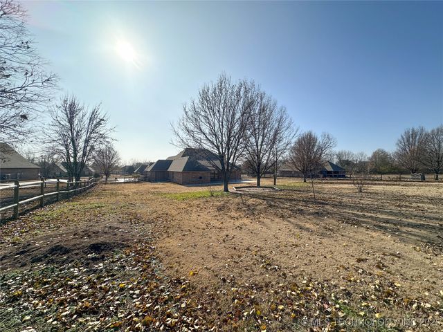 6133 E Engelmann Street, Claremore, OK 74019
