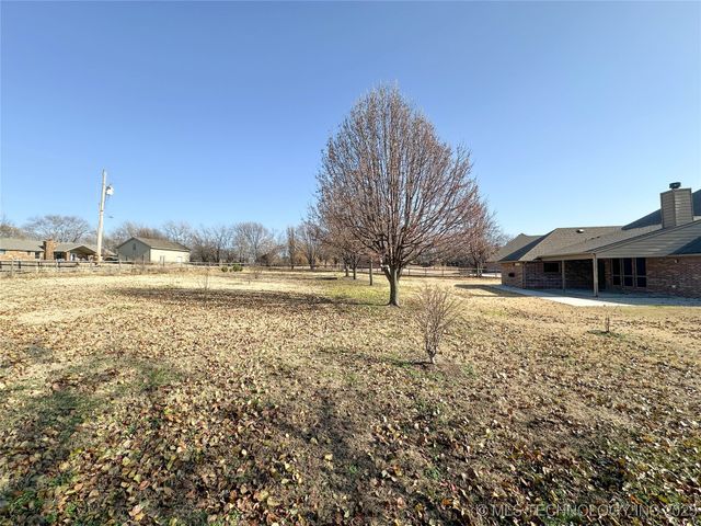 6133 E Engelmann Street, Claremore, OK 74019
