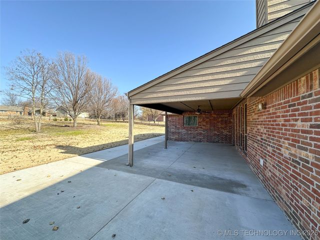 6133 E Engelmann Street, Claremore, OK 74019