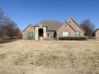 6133 E Engelmann Street, Claremore, OK 74019