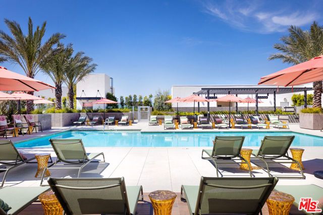 11950 Erwin Street Street 404, North Hollywood (los Angeles), CA 91606