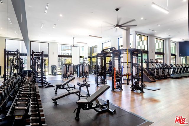 11950 Erwin Street Street 404, North Hollywood (los Angeles), CA 91606