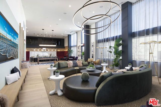 11950 Erwin Street Street 404, North Hollywood (los Angeles), CA 91606