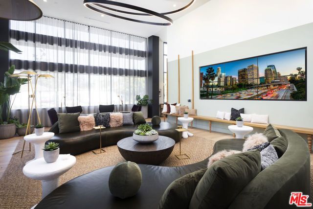 11950 Erwin Street Street 404, North Hollywood (los Angeles), CA 91606