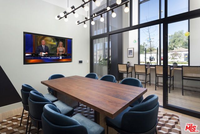 11950 Erwin Street Street 404, North Hollywood (los Angeles), CA 91606