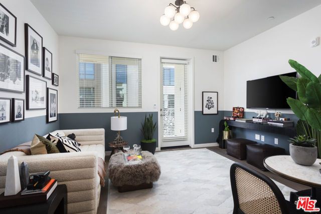 11950 Erwin Street Street 404, North Hollywood (los Angeles), CA 91606