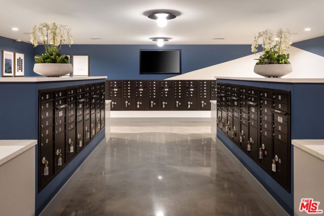 11950 Erwin Street Street 404, North Hollywood (los Angeles), CA 91606