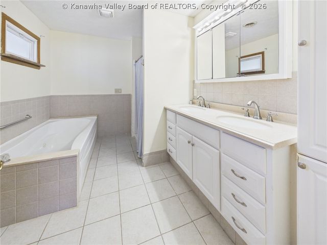 117 Honeysuckle Lane, Huntington, WV 25701