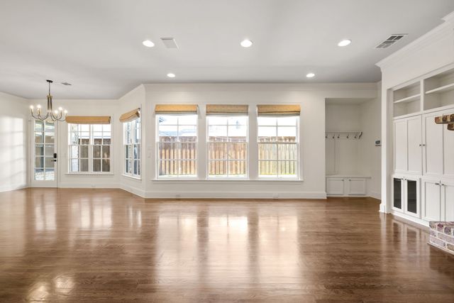 2728 Milton Avenue, University Park, TX 75205