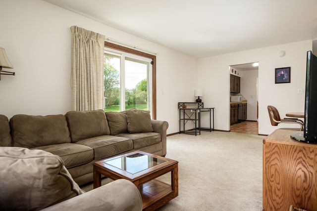 11891 Tresemer Road, Roscoe, IL 61073