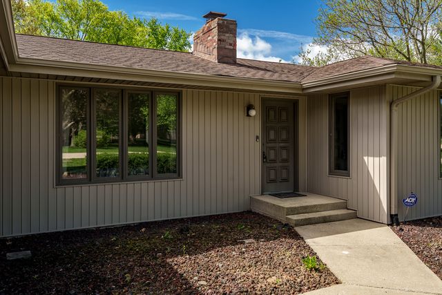 11891 Tresemer Road, Roscoe, IL 61073