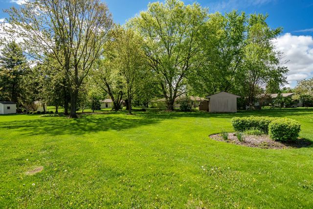 11891 Tresemer Road, Roscoe, IL 61073