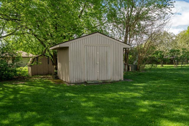 11891 Tresemer Road, Roscoe, IL 61073