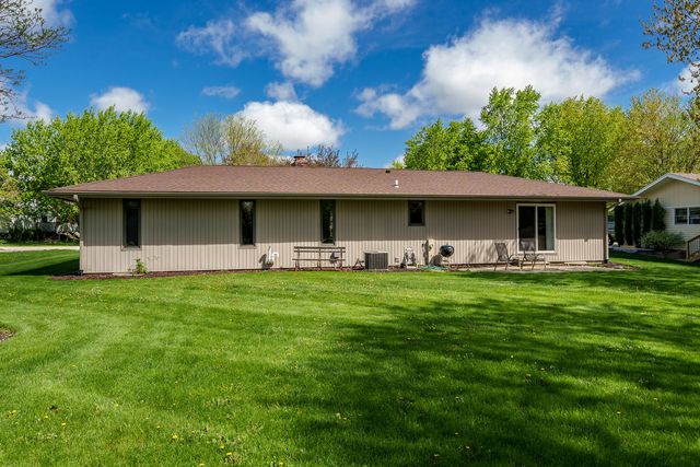 11891 Tresemer Road, Roscoe, IL 61073