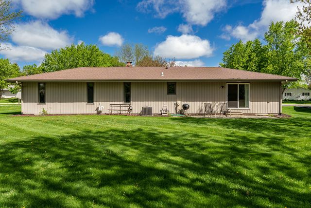 11891 Tresemer Road, Roscoe, IL 61073
