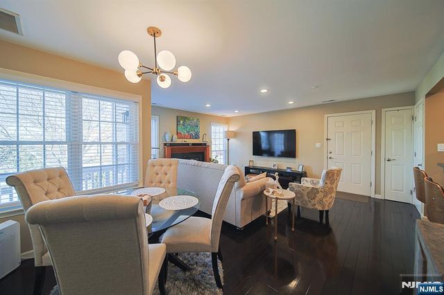 33 Markham Circle 91, Englewood, NJ 07631