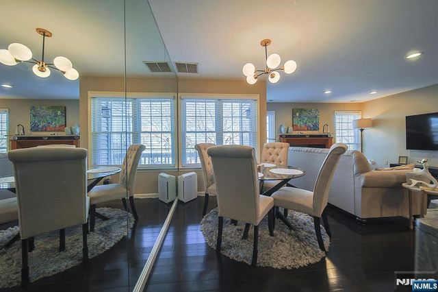 33 Markham Circle 91, Englewood, NJ 07631