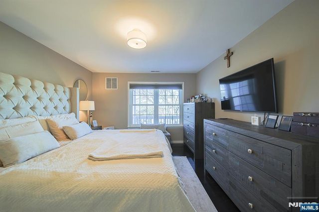 33 Markham Circle 91, Englewood, NJ 07631