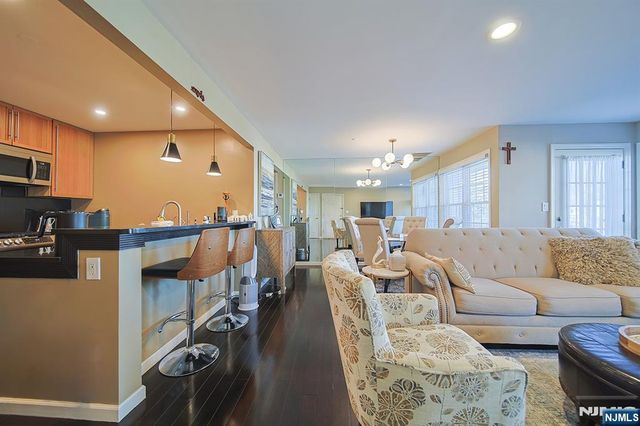 33 Markham Circle 91, Englewood, NJ 07631