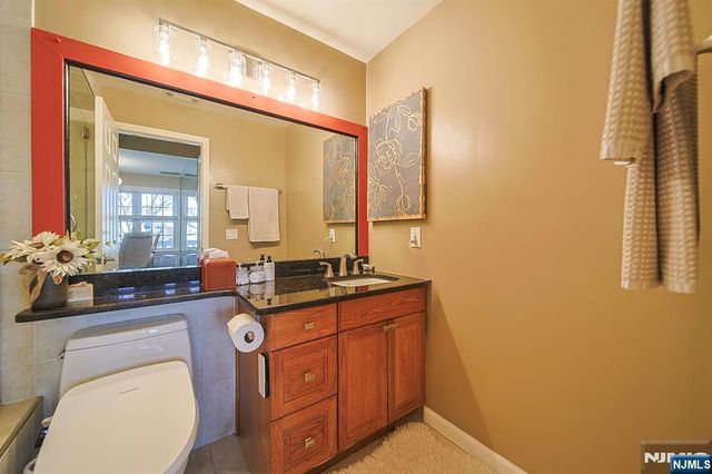 33 Markham Circle 91, Englewood, NJ 07631