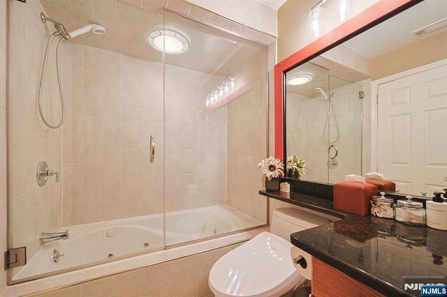 33 Markham Circle 91, Englewood, NJ 07631