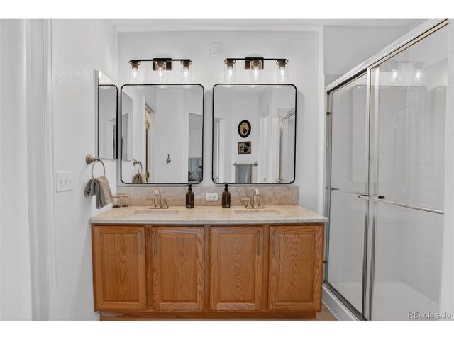 4044 S Netherland St, Aurora, CO 80013