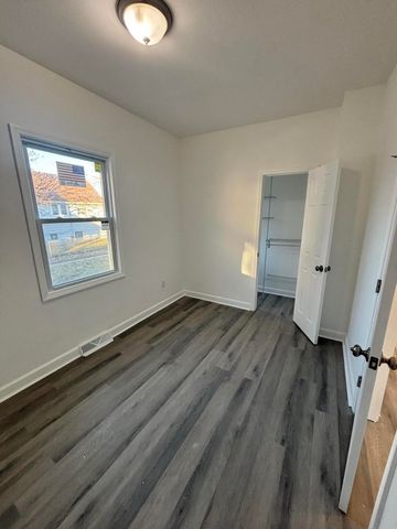 5042 Reading Avenue, East Chicago, IN 46312