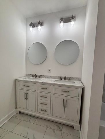 5042 Reading Avenue, East Chicago, IN 46312