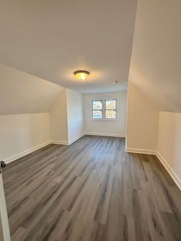 5042 Reading Avenue, East Chicago, IN 46312