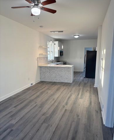 5042 Reading Avenue, East Chicago, IN 46312