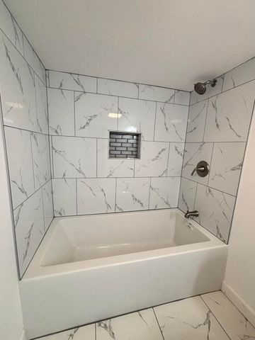 5042 Reading Avenue, East Chicago, IN 46312