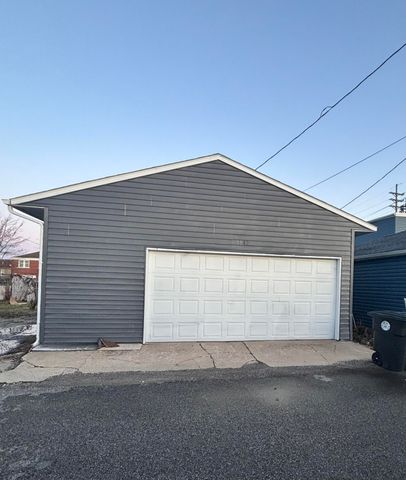 5042 Reading Avenue, East Chicago, IN 46312