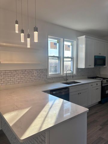 5042 Reading Avenue, East Chicago, IN 46312