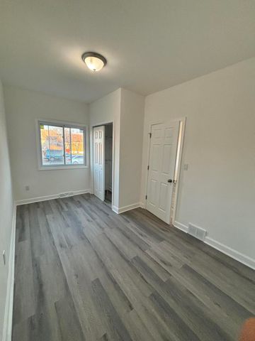 5042 Reading Avenue, East Chicago, IN 46312