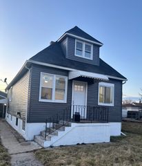5042 Reading Avenue, East Chicago, IN 46312
