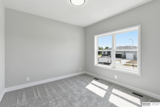 11361 S 185th Avenue, Gretna, NE 68028