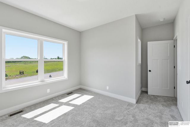 11361 S 185th Avenue, Gretna, NE 68028