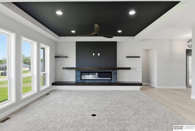 11361 S 185th Avenue, Gretna, NE 68028