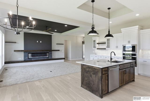 11361 S 185th Avenue, Gretna, NE 68028
