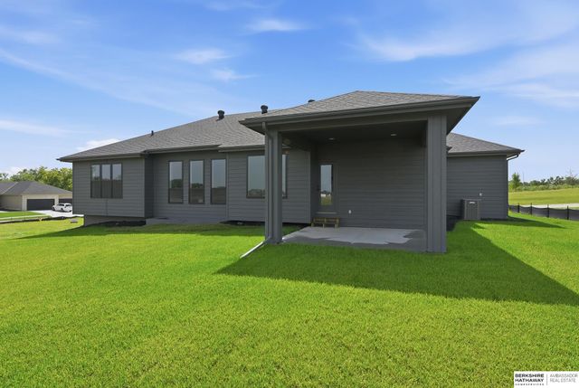 11361 S 185th Avenue, Gretna, NE 68028