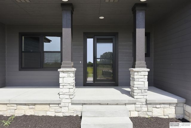 11361 S 185th Avenue, Gretna, NE 68028