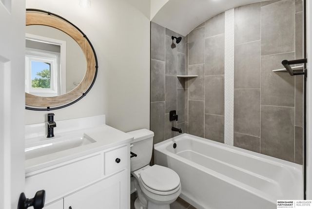 11361 S 185th Avenue, Gretna, NE 68028